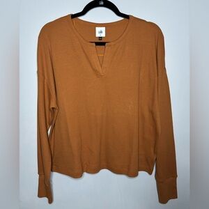 Cabi Women's Rustic Long Sleeve Sweater Top